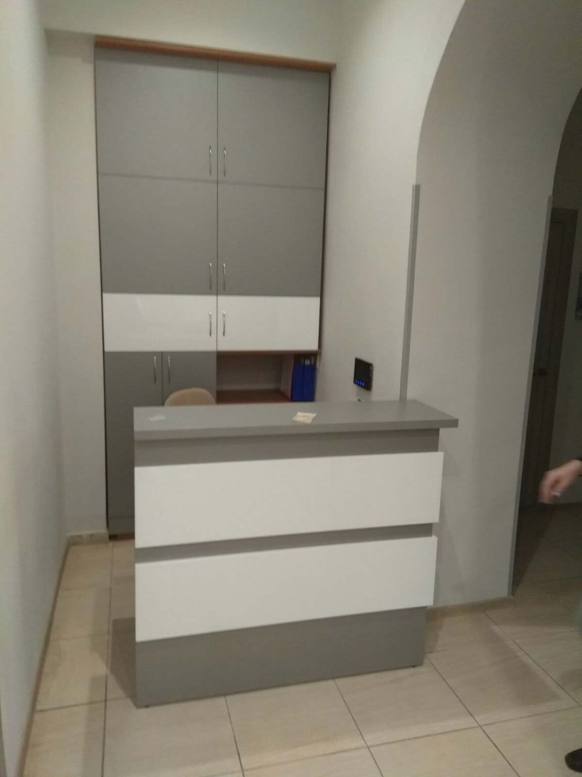 Mobila de birou la comanda receptie si dulap incorporat